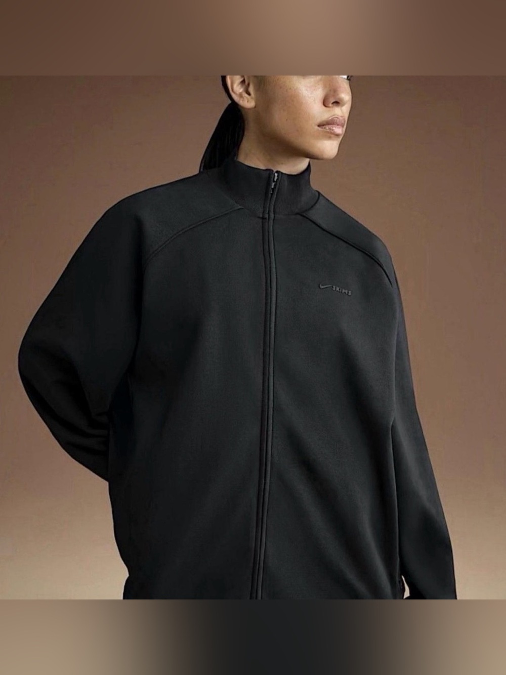Skims Nike Jacket and Pants size Small
New with no tag